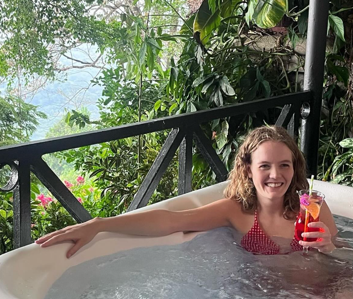 modelingshootcr alt/emcrhottub